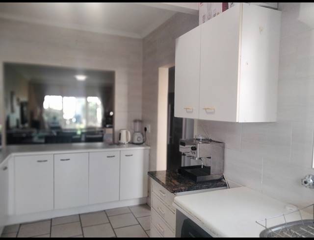 2 BEDROOM TOWNHOUSE FOR SALE IN SUNDOWNER
